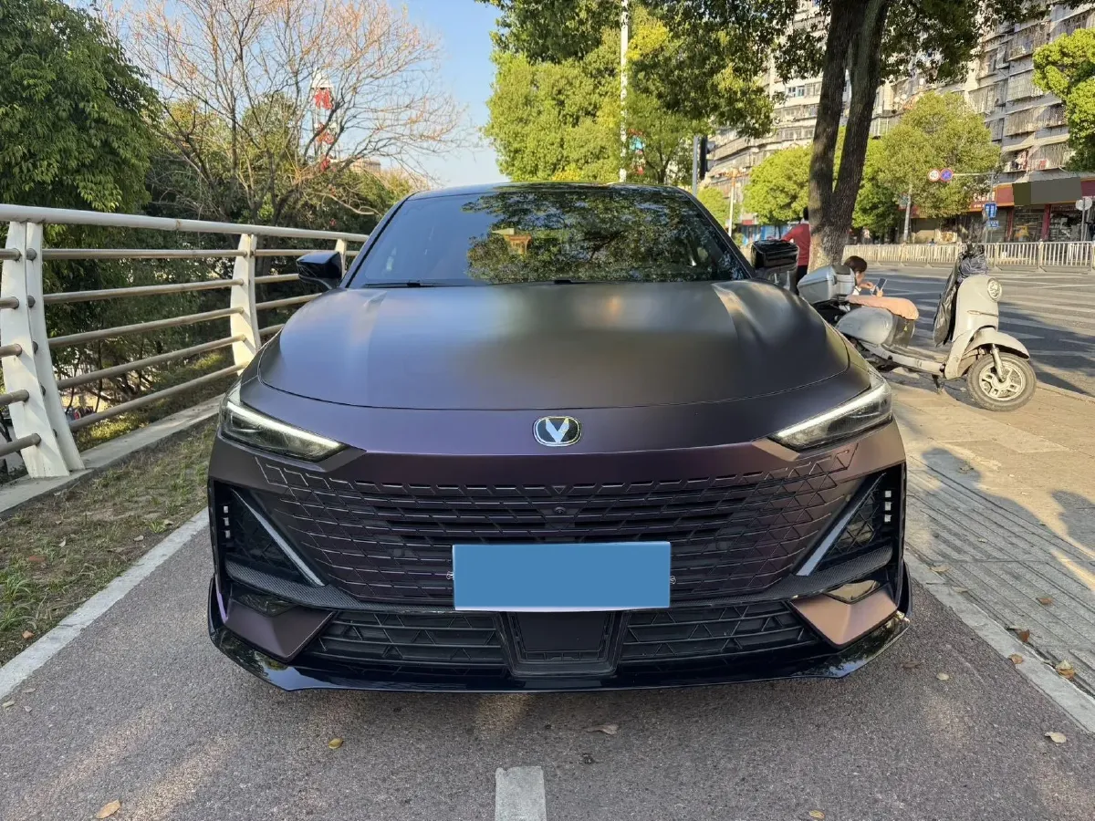 2023 ChangAn UNI-V 1.5T 188HP L4 7DCT,autocango,china used car exporter,china ev exporter,chinese used car exporter,chinese used ev exporter