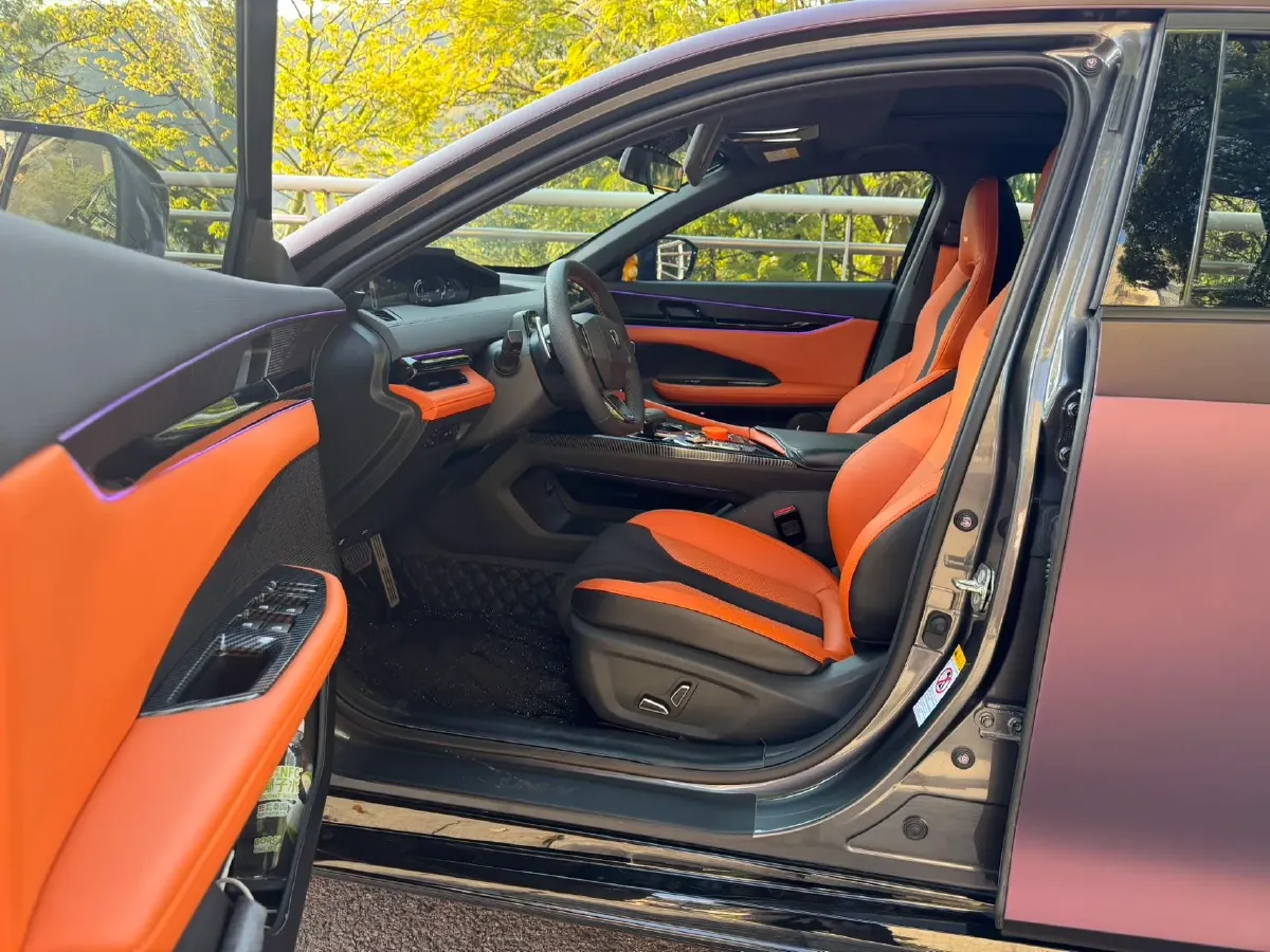 2023 ChangAn UNI-V 1.5T 188HP L4 7DCT,autocango,china used car exporter,china ev exporter,chinese used car exporter,chinese used ev exporter