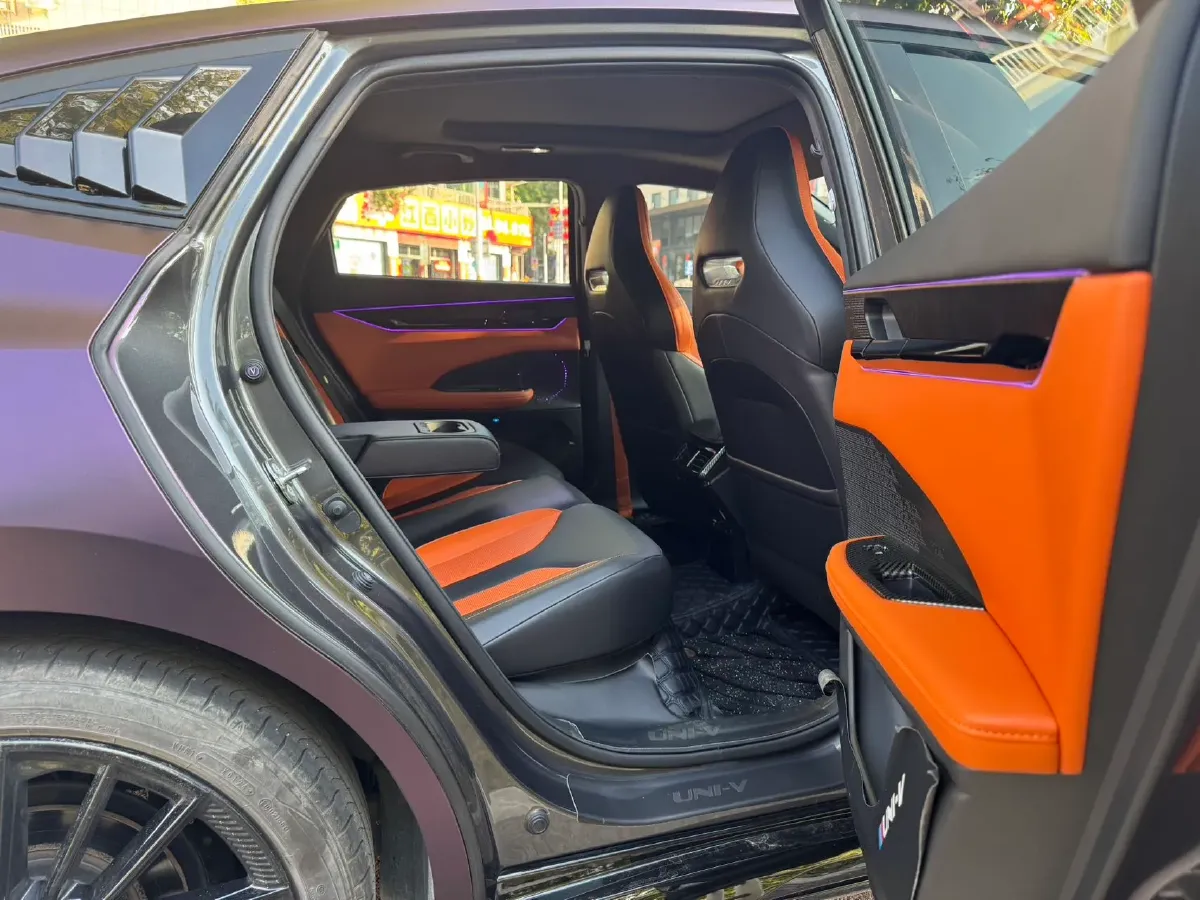 2023 ChangAn UNI-V 1.5T 188HP L4 7DCT,autocango,china used car exporter,china ev exporter,chinese used car exporter,chinese used ev exporter