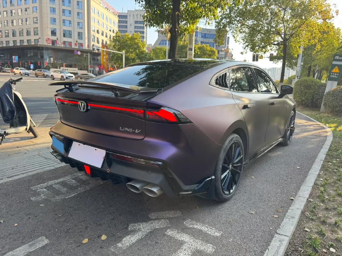 2023 ChangAn UNI-V 1.5T 188HP L4 7DCT,autocango,china used car exporter,china ev exporter,chinese used car exporter,chinese used ev exporter