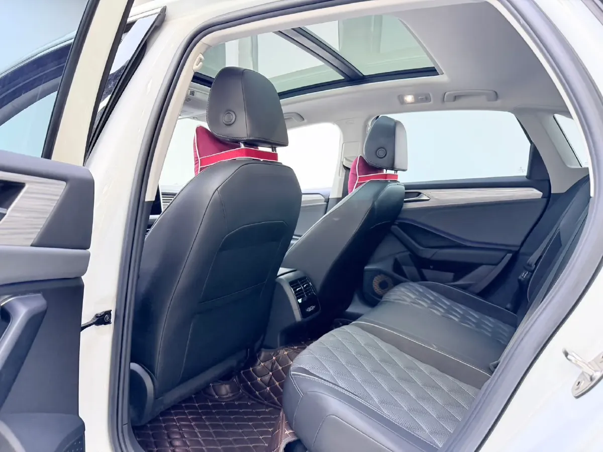 2023 Volkswagen Sagitar 1.5T 160HP L4 7DCT,autocango,china used car exporter,china ev exporter,chinese used car exporter,chinese used ev exporter