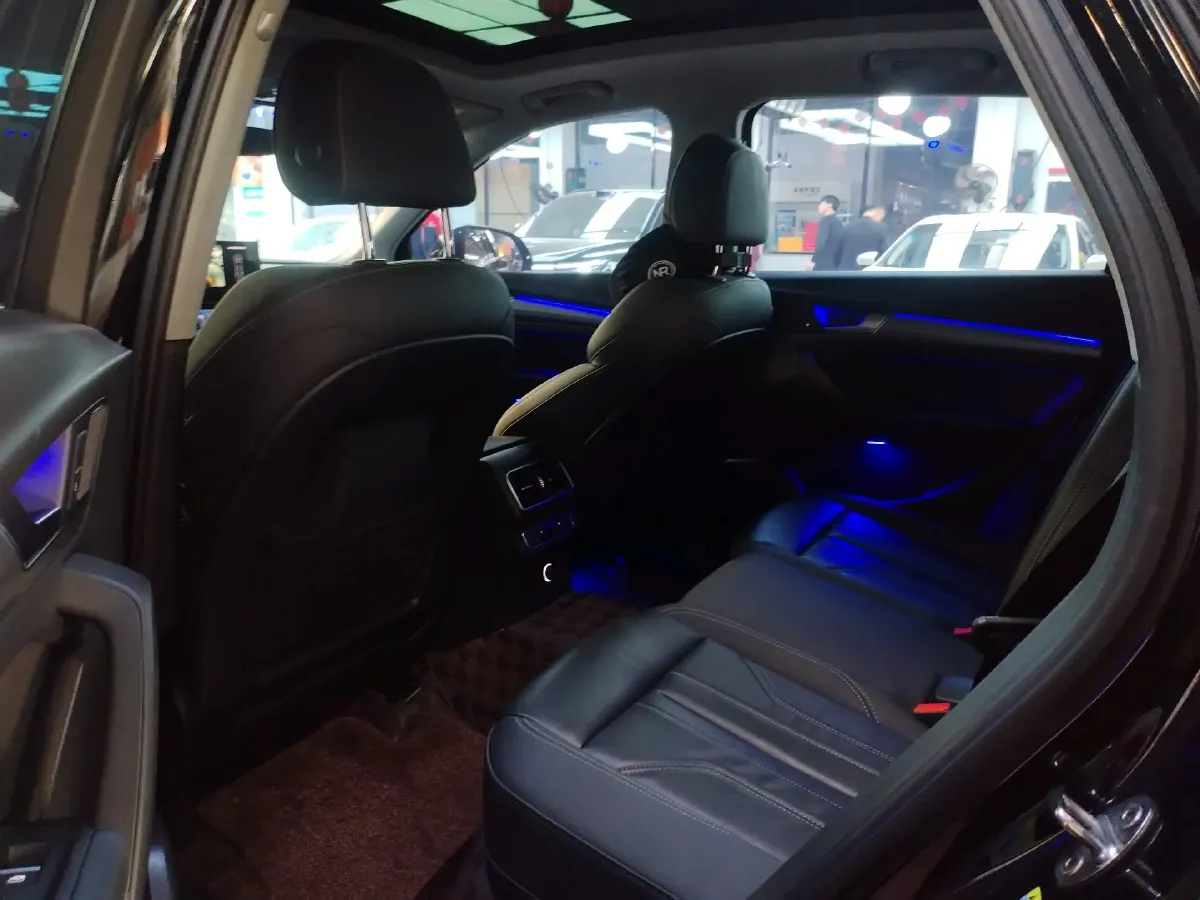 2022 Audi Q5L 2.0T 190HP L4 7DCT,autocango,china used car exporter,china ev exporter,chinese used car exporter,chinese used ev exporter