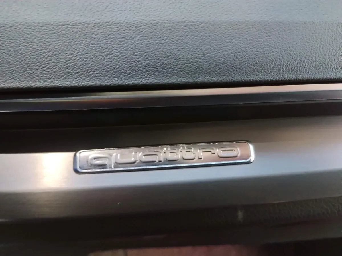 2022 Audi Q5L 2.0T 190HP L4 7DCT,autocango,china used car exporter,china ev exporter,chinese used car exporter,chinese used ev exporter