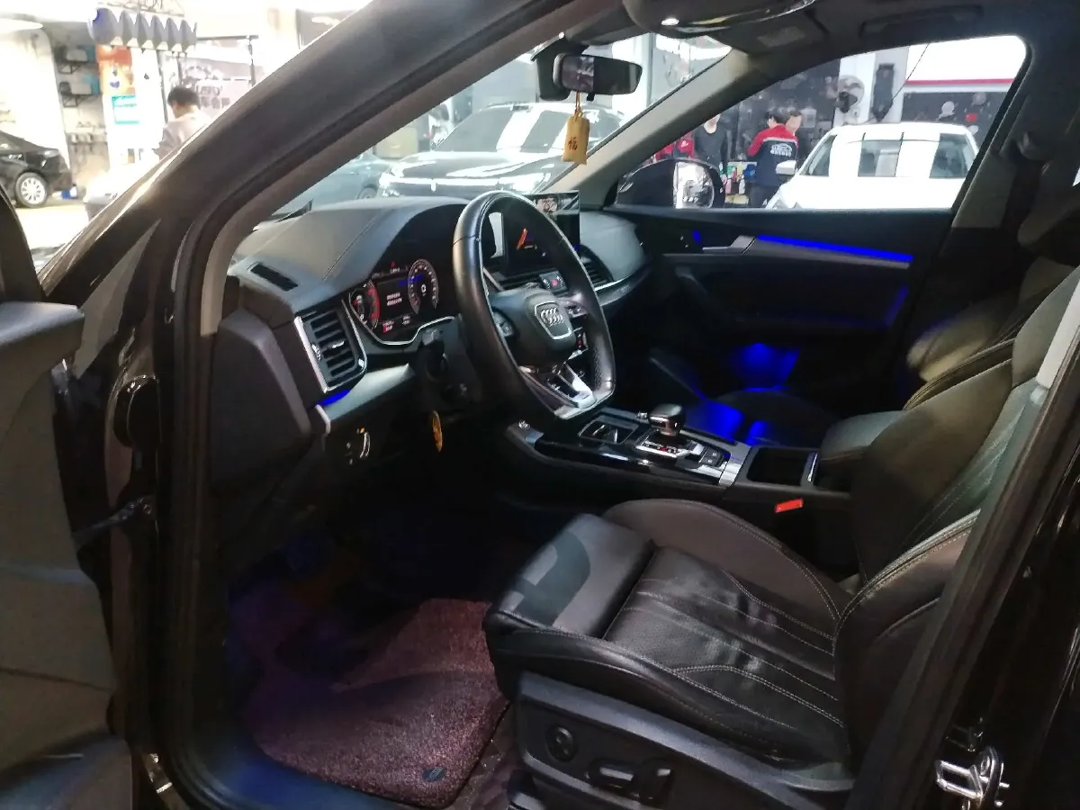 2022 Audi Q5L 2.0T 190HP L4 7DCT,autocango,china used car exporter,china ev exporter,chinese used car exporter,chinese used ev exporter