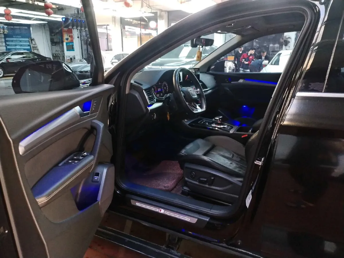 2022 Audi Q5L 2.0T 190HP L4 7DCT,autocango,china used car exporter,china ev exporter,chinese used car exporter,chinese used ev exporter