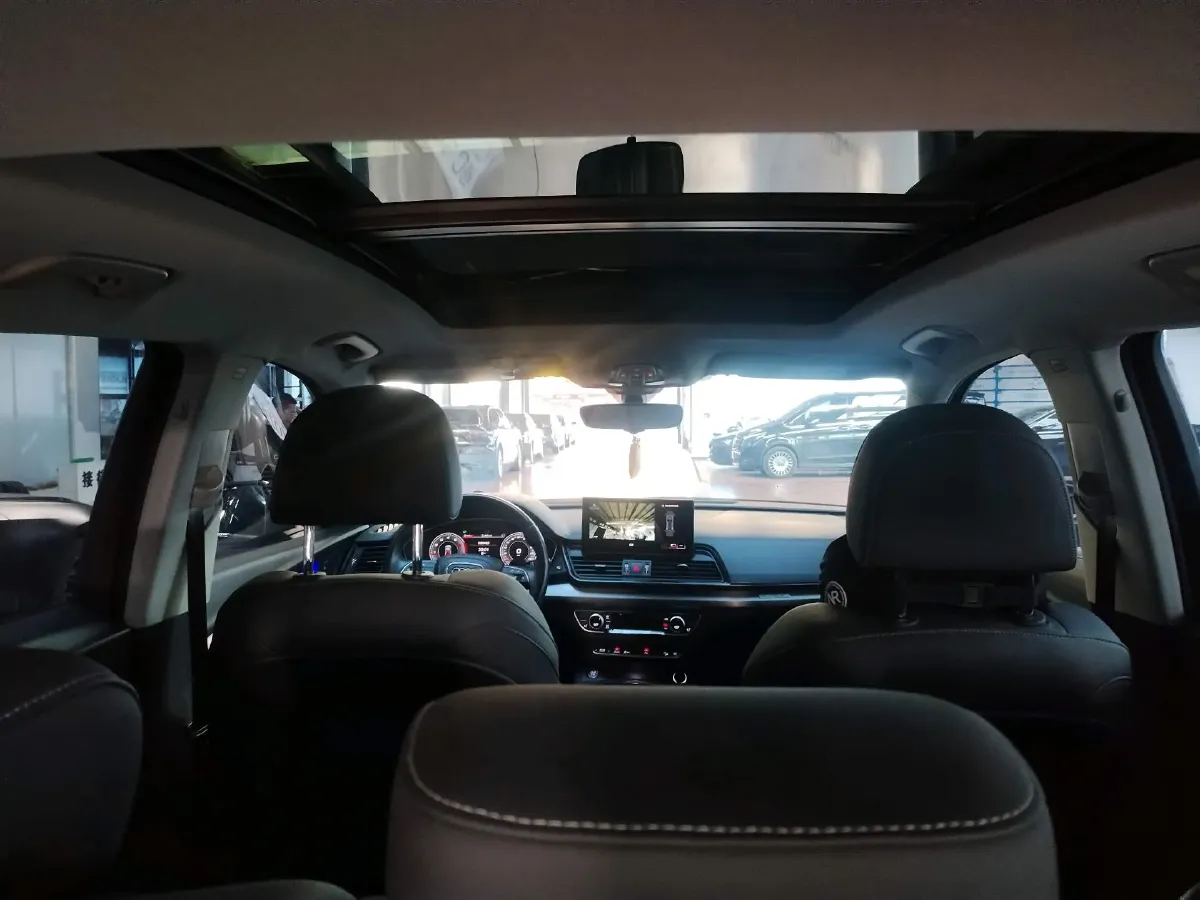 2022 Audi Q5L 2.0T 190HP L4 7DCT,autocango,china used car exporter,china ev exporter,chinese used car exporter,chinese used ev exporter