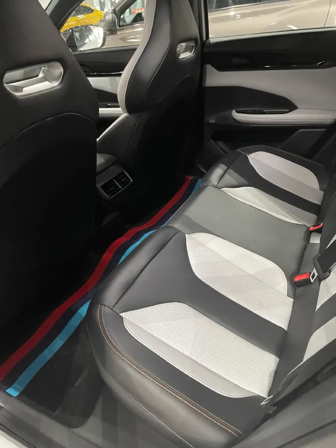 2024 ChangAn UNI-V iDD 1.5L 110HP L4 E-CVT PHEV 18.99KWH,autocango,china used car exporter,china ev exporter,chinese used car exporter,chinese used ev exporter