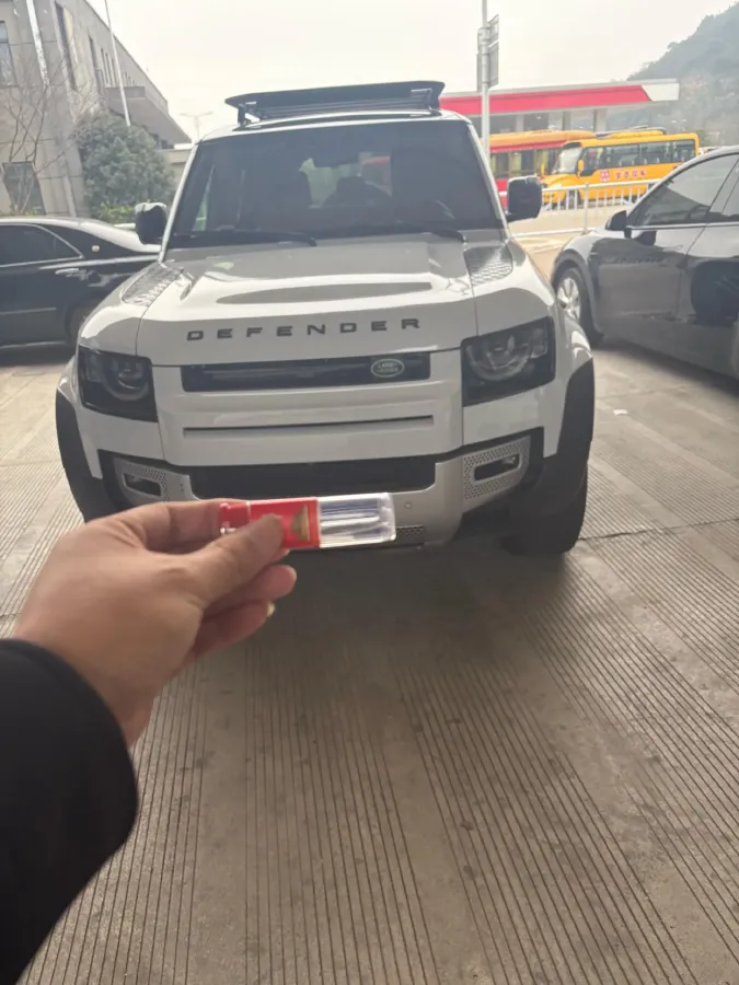 2022 Land Rover Defender 3.0T 400HP L6 8AT,autocango,china used car exporter,china ev exporter,chinese used car exporter,chinese used ev exporter