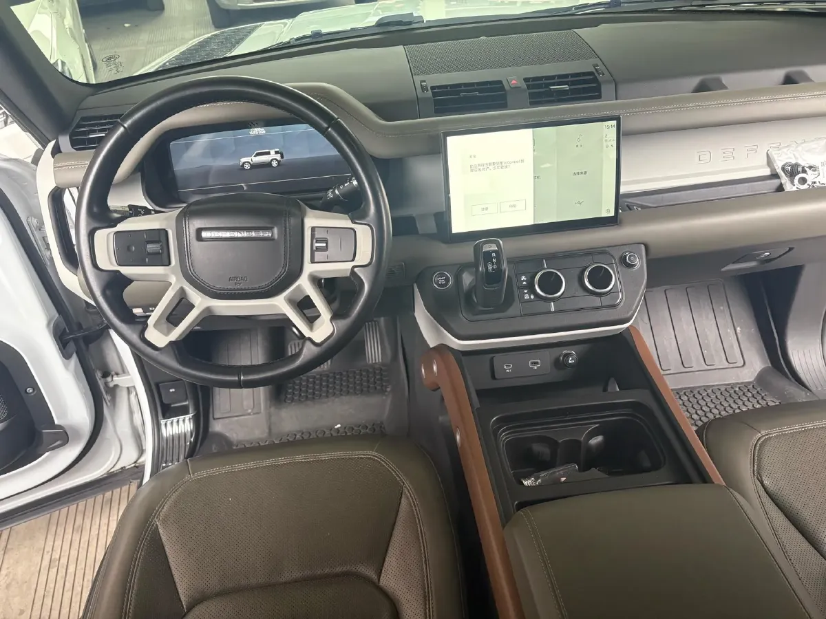 2022 Land Rover Defender 3.0T 400HP L6 8AT,autocango,china used car exporter,china ev exporter,chinese used car exporter,chinese used ev exporter
