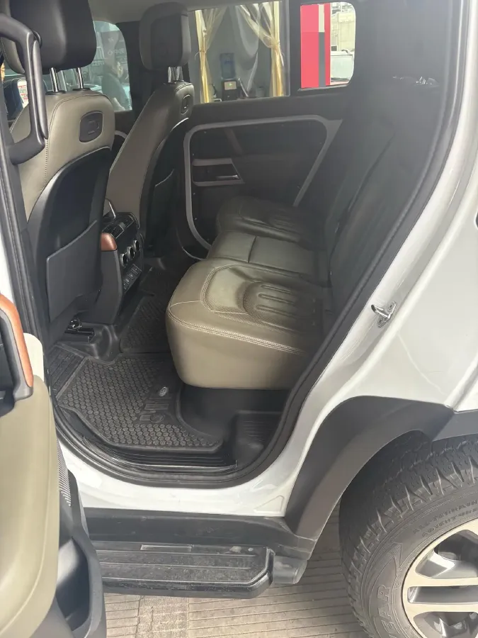 2022 Land Rover Defender 3.0T 400HP L6 8AT,autocango,china used car exporter,china ev exporter,chinese used car exporter,chinese used ev exporter