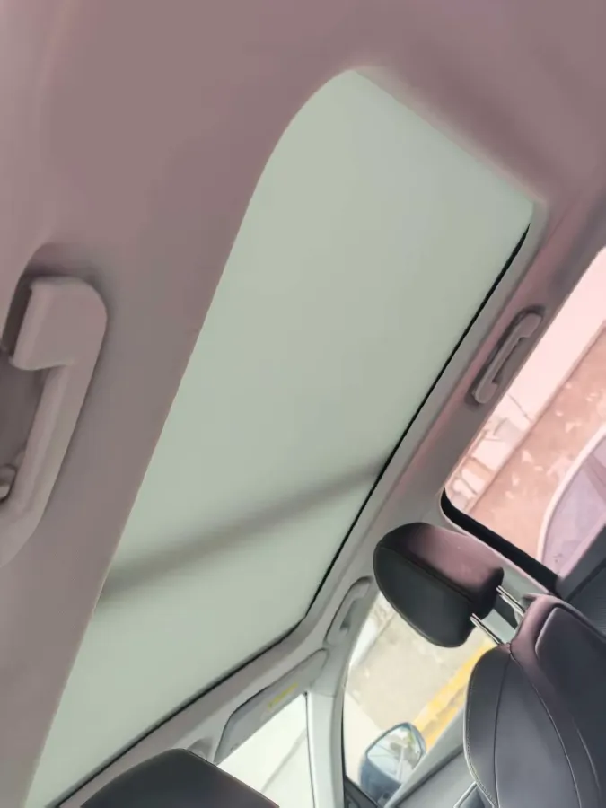 2017 Peugeot 5008 1.8T 204HP L4 6AT,autocango,china used car exporter,china ev exporter,chinese used car exporter,chinese used ev exporter