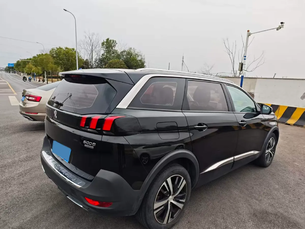 2017 Peugeot 5008 1.8T 204HP L4 6AT,autocango,china used car exporter,china ev exporter,chinese used car exporter,chinese used ev exporter