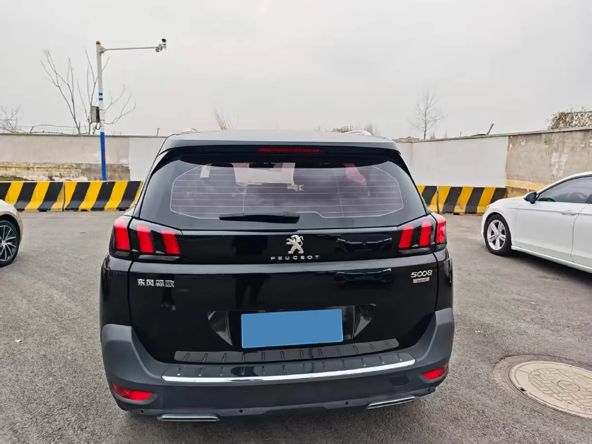 2017 Peugeot 5008 1.8T 204HP L4 6AT,autocango,china used car exporter,china ev exporter,chinese used car exporter,chinese used ev exporter