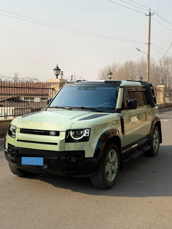 2023 Land Rover Defender 3.0T 400HP L6 8AT,autocango,china used car exporter,china ev exporter,chinese used car exporter,chinese used ev exporter