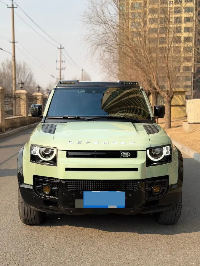 2023 Land Rover Defender 3.0T 400HP L6 8AT,autocango,china used car exporter,china ev exporter,chinese used car exporter,chinese used ev exporter