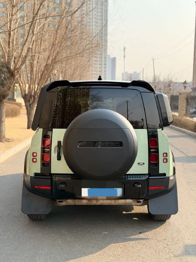 2023 Land Rover Defender 3.0T 400HP L6 8AT,autocango,china used car exporter,china ev exporter,chinese used car exporter,chinese used ev exporter
