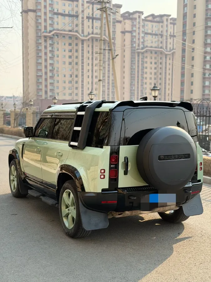 2023 Land Rover Defender 3.0T 400HP L6 8AT,autocango,china used car exporter,china ev exporter,chinese used car exporter,chinese used ev exporter