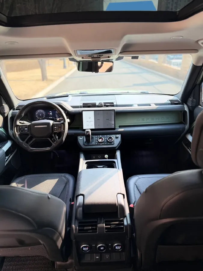 2023 Land Rover Defender 3.0T 400HP L6 8AT,autocango,china used car exporter,china ev exporter,chinese used car exporter,chinese used ev exporter