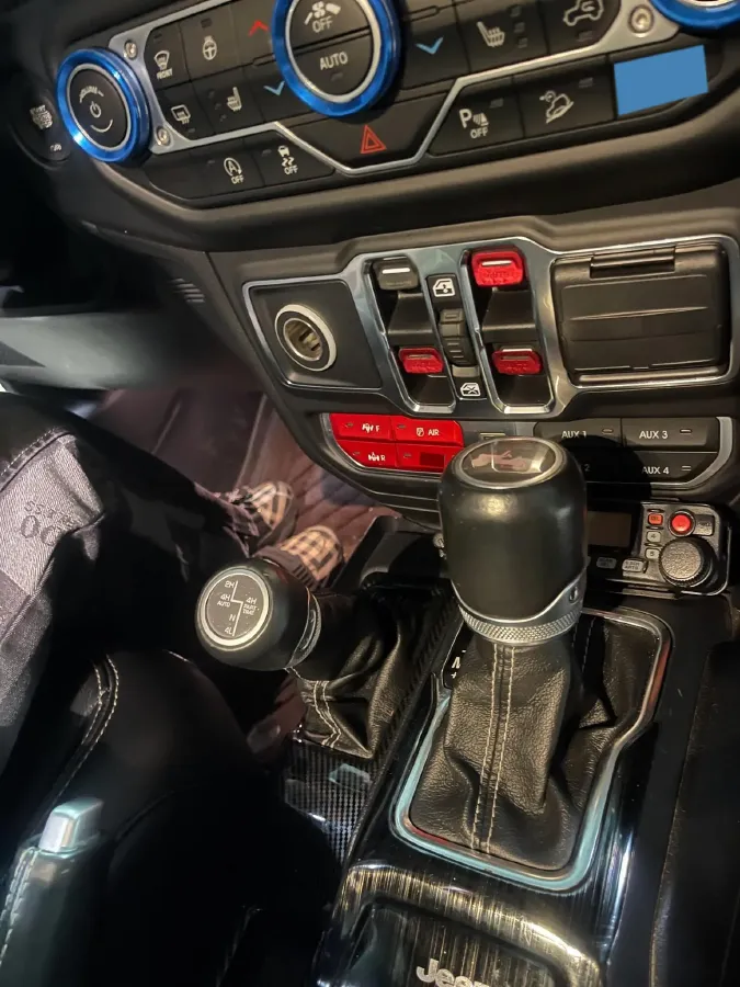 2019 Jeep Wrangler 2.0T 266HP L4 8AT,autocango,china used car exporter,china ev exporter,chinese used car exporter,chinese used ev exporter