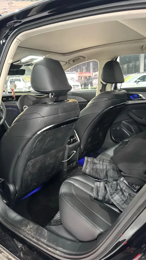 2023 HongQi H5 2.0T 224HP L4 8AT,autocango,china used car exporter,china ev exporter,chinese used car exporter,chinese used ev exporter