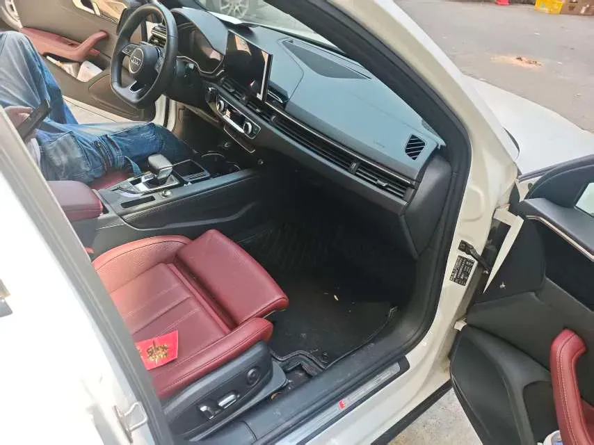 2024 Audi A4L 2.0T 190HP L4 7DCT,autocango,china used car exporter,china ev exporter,chinese used car exporter,chinese used ev exporter