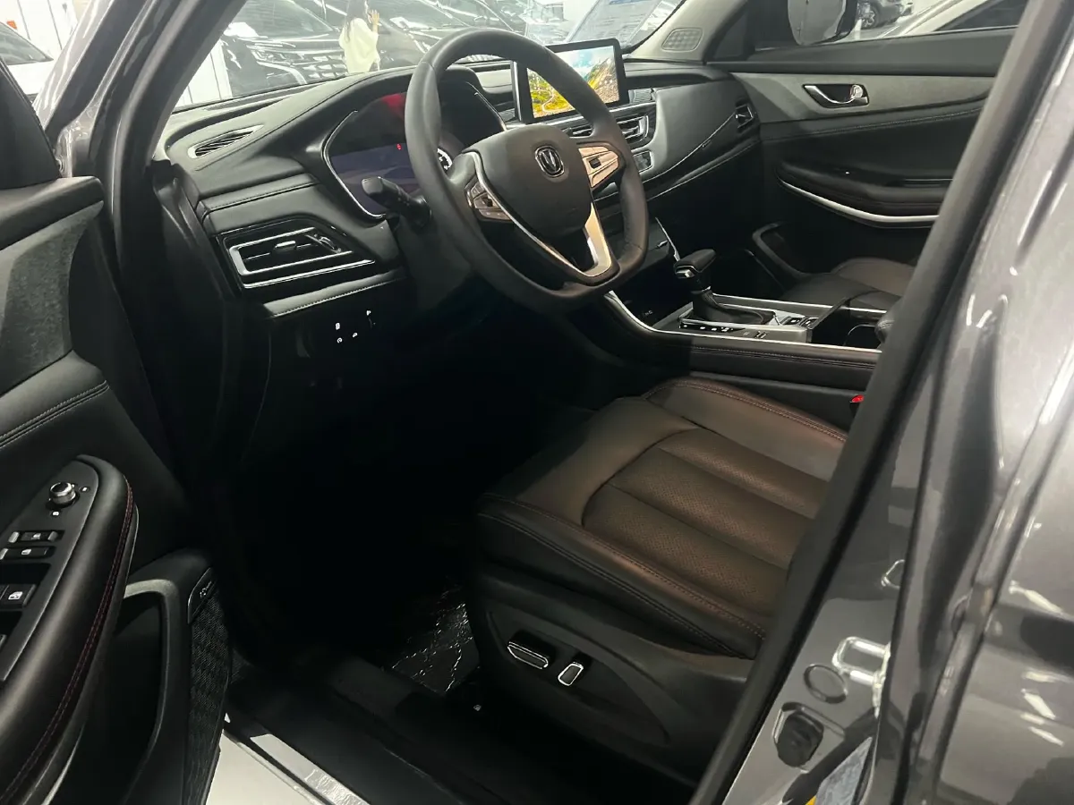 2022 ChangAn CS75 1.5T 180HP L4 7DCT,autocango,china used car exporter,china ev exporter,chinese used car exporter,chinese used ev exporter