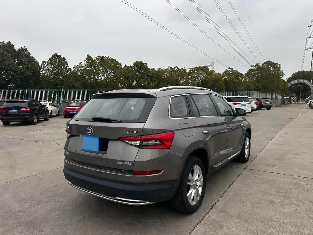 2018 Skoda Kodiak 2.0T 186HP L4 7DCT,autocango,china used car exporter,china ev exporter,chinese used car exporter,chinese used ev exporter