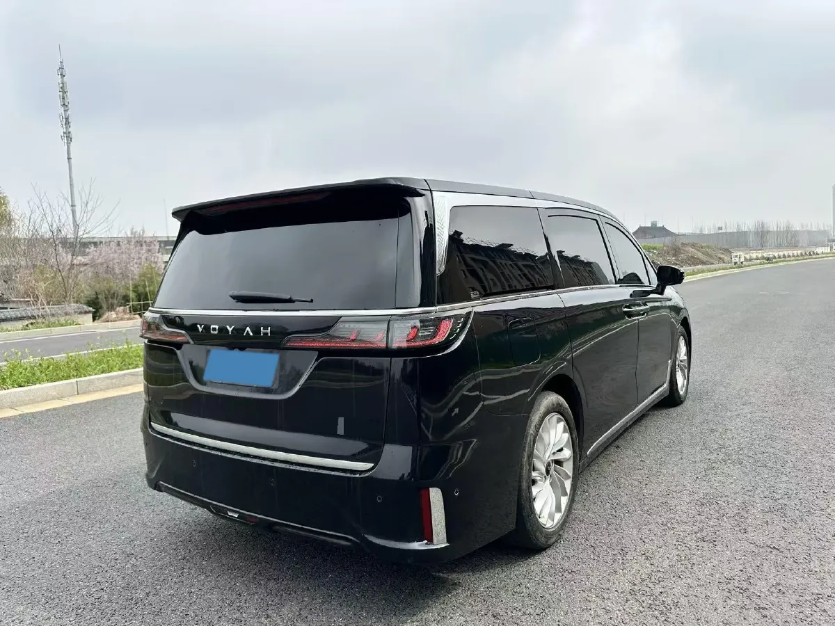 2022 Voyah Dream 1.5T 136HP L4 PHEV 25.57KWH,autocango,china used car exporter,china ev exporter,chinese used car exporter,chinese used ev exporter