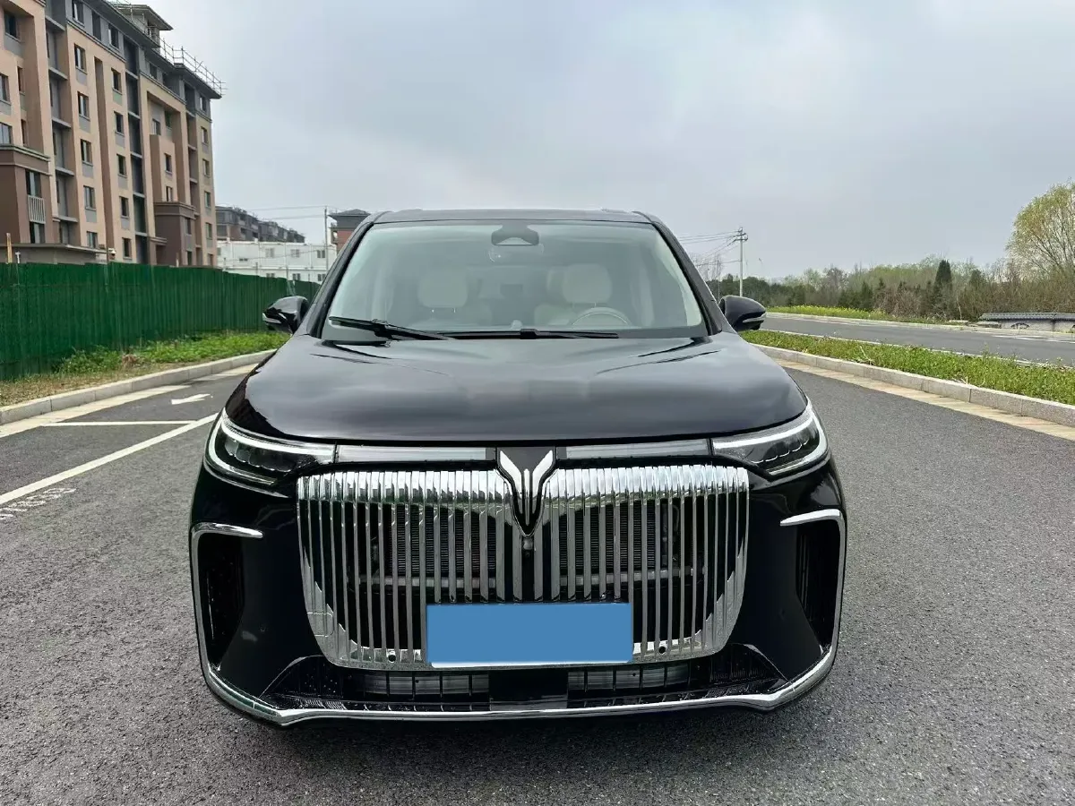 2022 Voyah Dream 1.5T 136HP L4 PHEV 25.57KWH,autocango,china used car exporter,china ev exporter,chinese used car exporter,chinese used ev exporter