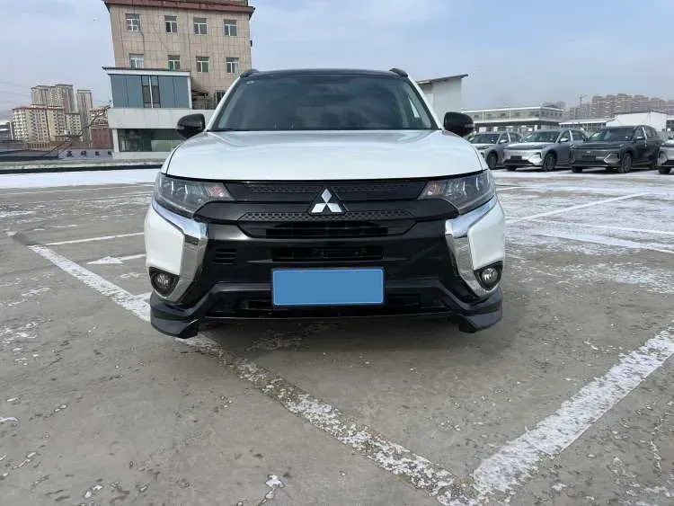 2021 Mitsubishi Outlander 2.4L 192HP L4 CVT,autocango,china used car exporter,china ev exporter,chinese used car exporter,chinese used ev exporter