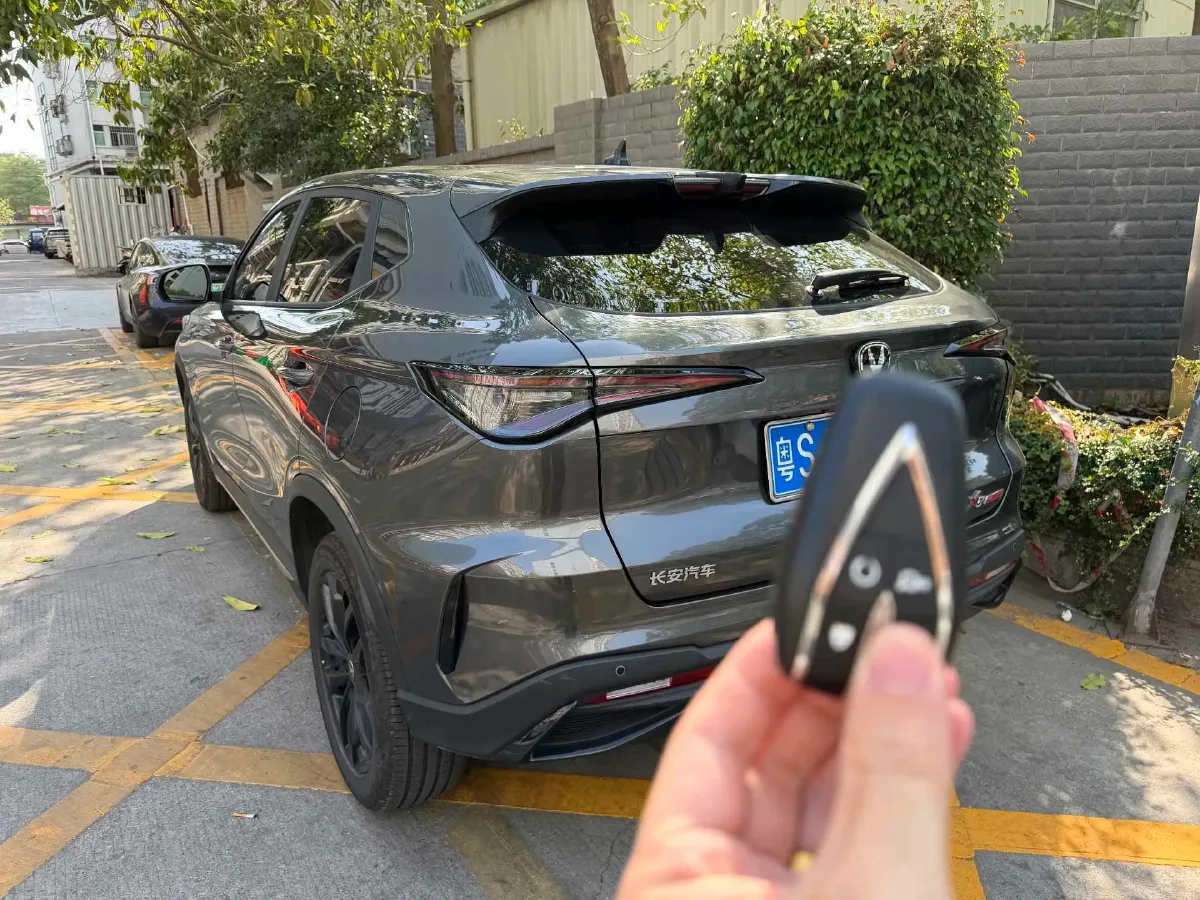 2025 ChangAn X5 PLUS 1.5T 188HP L4 7DCT,autocango,china used car exporter,china ev exporter,chinese used car exporter,chinese used ev exporter