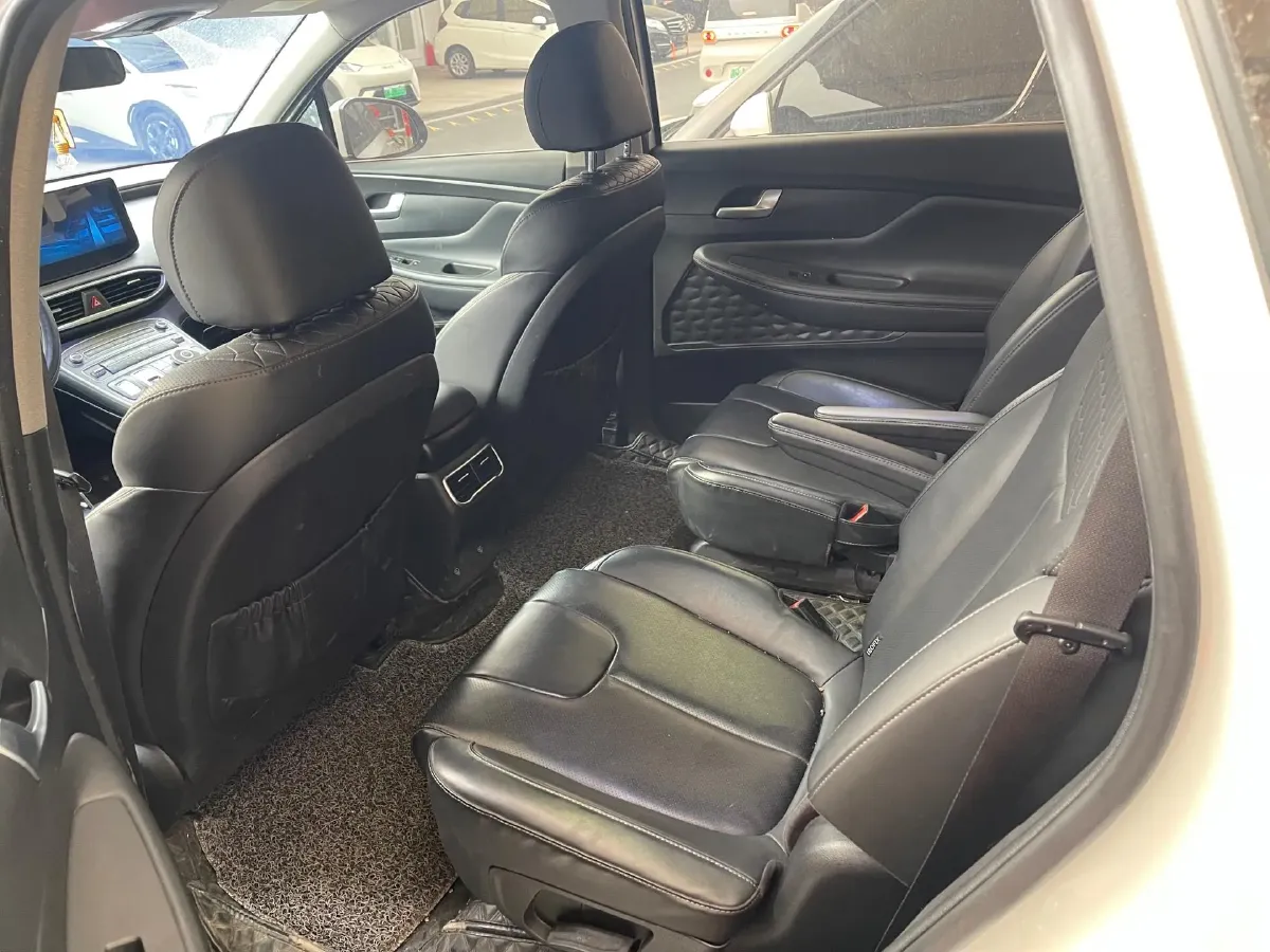 2023 Hyundai Santafe 2.0T 230HP L4 8AT,autocango,china used car exporter,china ev exporter,chinese used car exporter,chinese used ev exporter