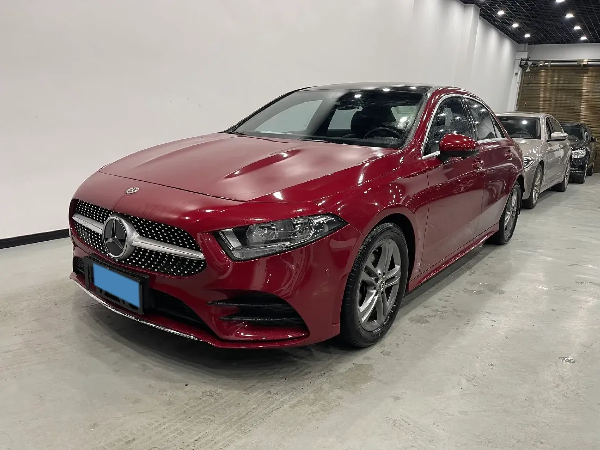 2020 Mercedes-Benz A Class 1.3T 136HP L4 7DCT,autocango,china used car exporter,china ev exporter,chinese used car exporter,chinese used ev exporter