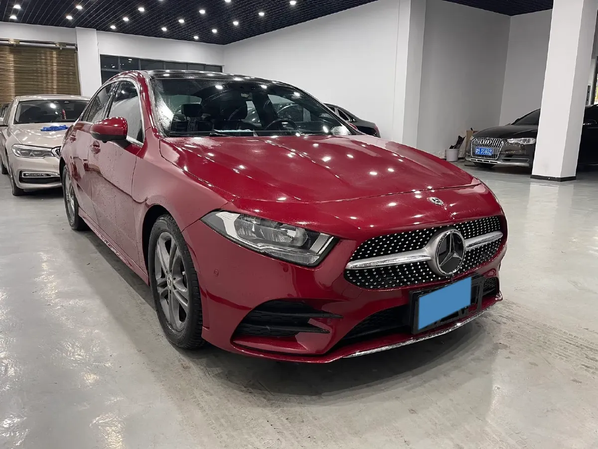2020 Mercedes-Benz A Class 1.3T 136HP L4 7DCT,autocango,china used car exporter,china ev exporter,chinese used car exporter,chinese used ev exporter