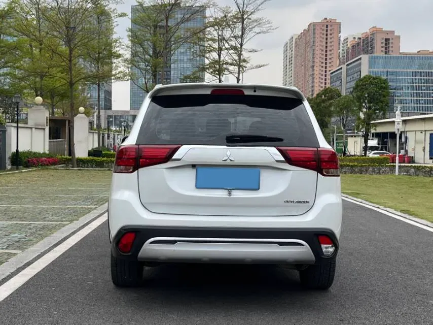 2020 Mitsubishi Outlander 2.0L 166HP L4 CVT,autocango,china used car exporter,china ev exporter,chinese used car exporter,chinese used ev exporter