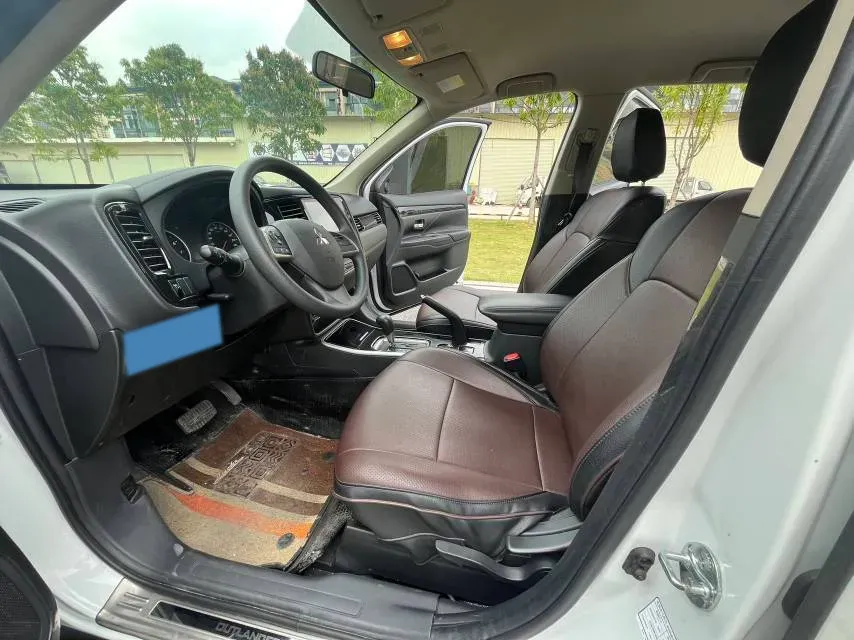 2020 Mitsubishi Outlander 2.0L 166HP L4 CVT,autocango,china used car exporter,china ev exporter,chinese used car exporter,chinese used ev exporter