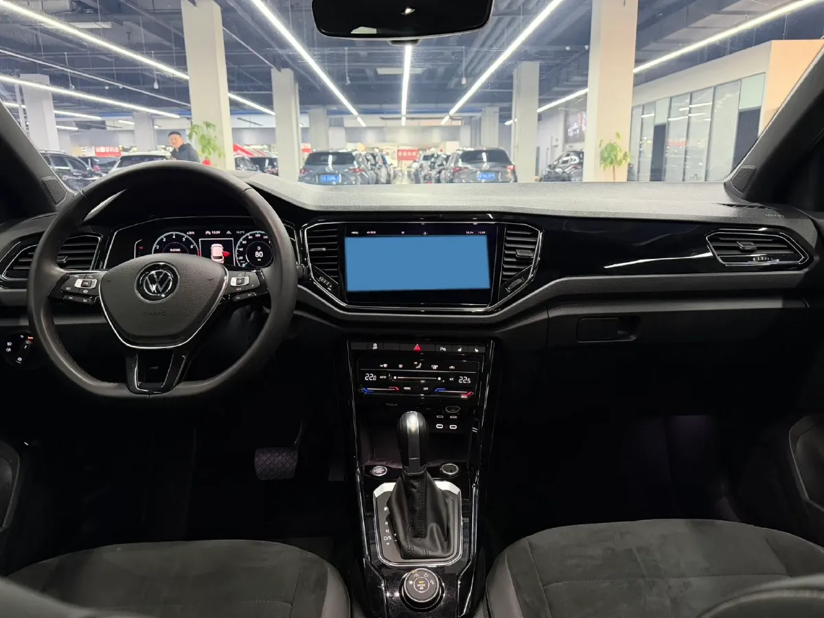 2021 Volkswagen T-Roc 1.4T 150HP L4 7DCT,autocango,china used car exporter,china ev exporter,chinese used car exporter,chinese used ev exporter