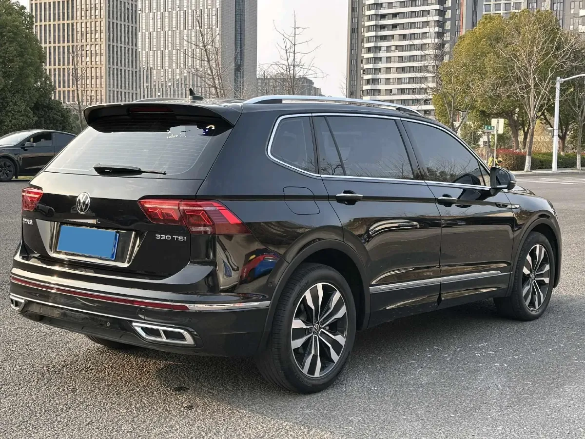 2024 Volkswagen Tiguan L 2.0T 186HP L4 7DCT,autocango,china used car exporter,china ev exporter,chinese used car exporter,chinese used ev exporter