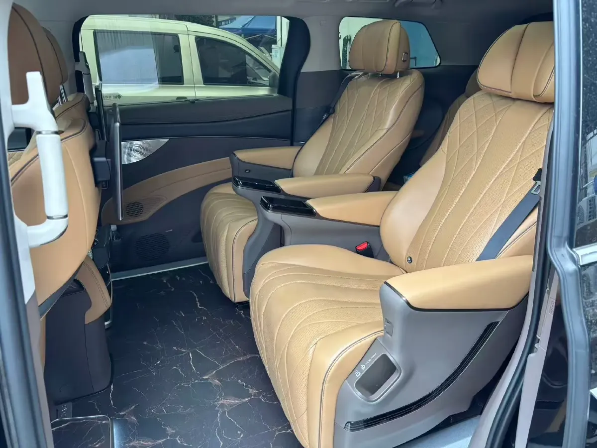 2022 Mercedes-Benz GLC Class 2.0T 197HP L4 9AT,autocango,china used car exporter,china ev exporter,chinese used car exporter,chinese used ev exporter