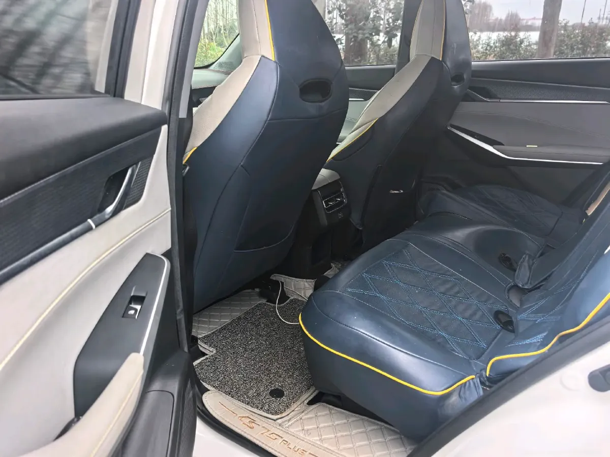 2023 ChangAn CS75 Plus 1.5T 188HP L4 8AT,autocango,china used car exporter,china ev exporter,chinese used car exporter,chinese used ev exporter