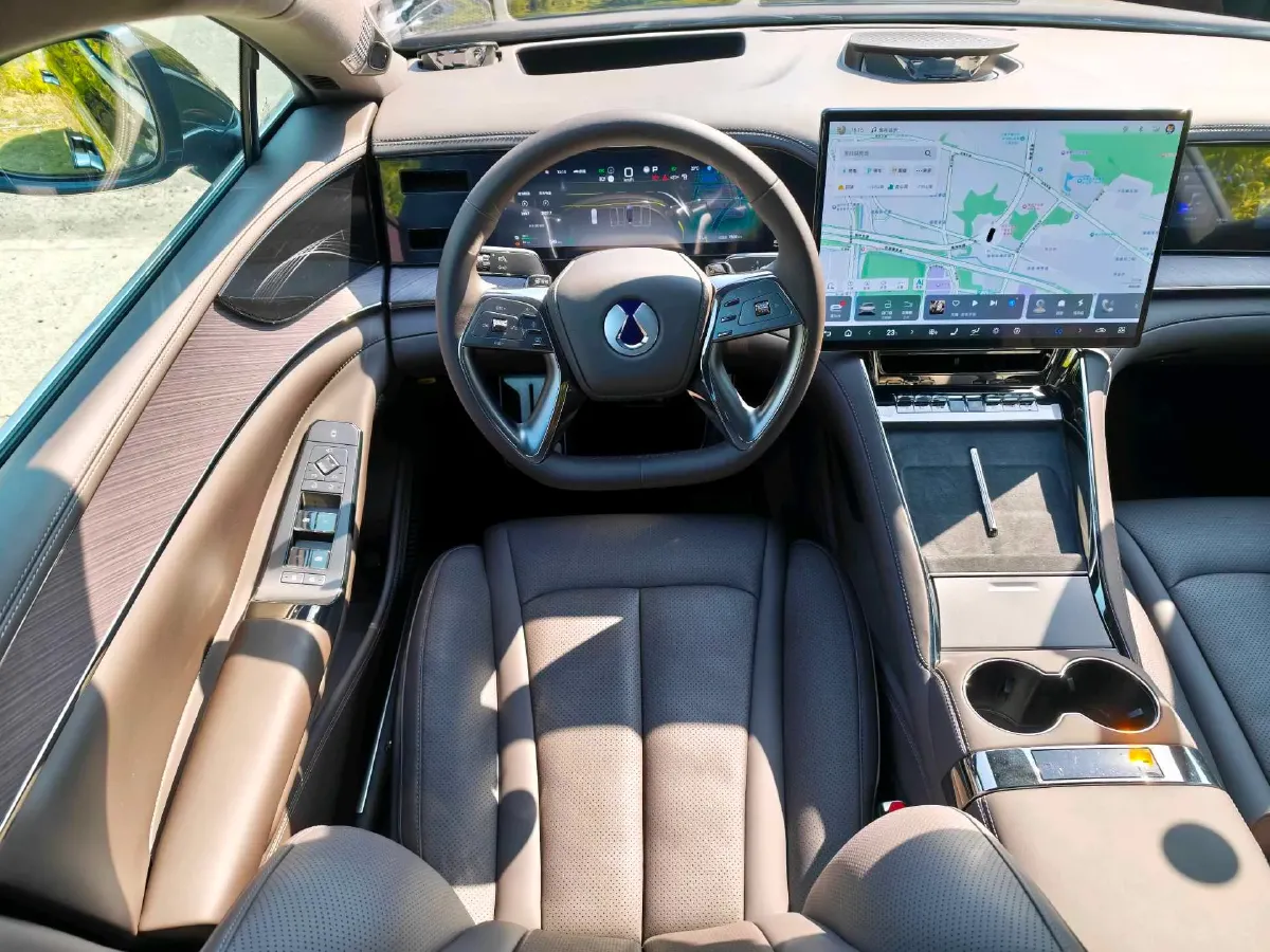 2024 Denza DenzaZ9 2.0T 207HP L4 E-CVT PHEV 38.5KWH,autocango,china used car exporter,china ev exporter,chinese used car exporter,chinese used ev exporter