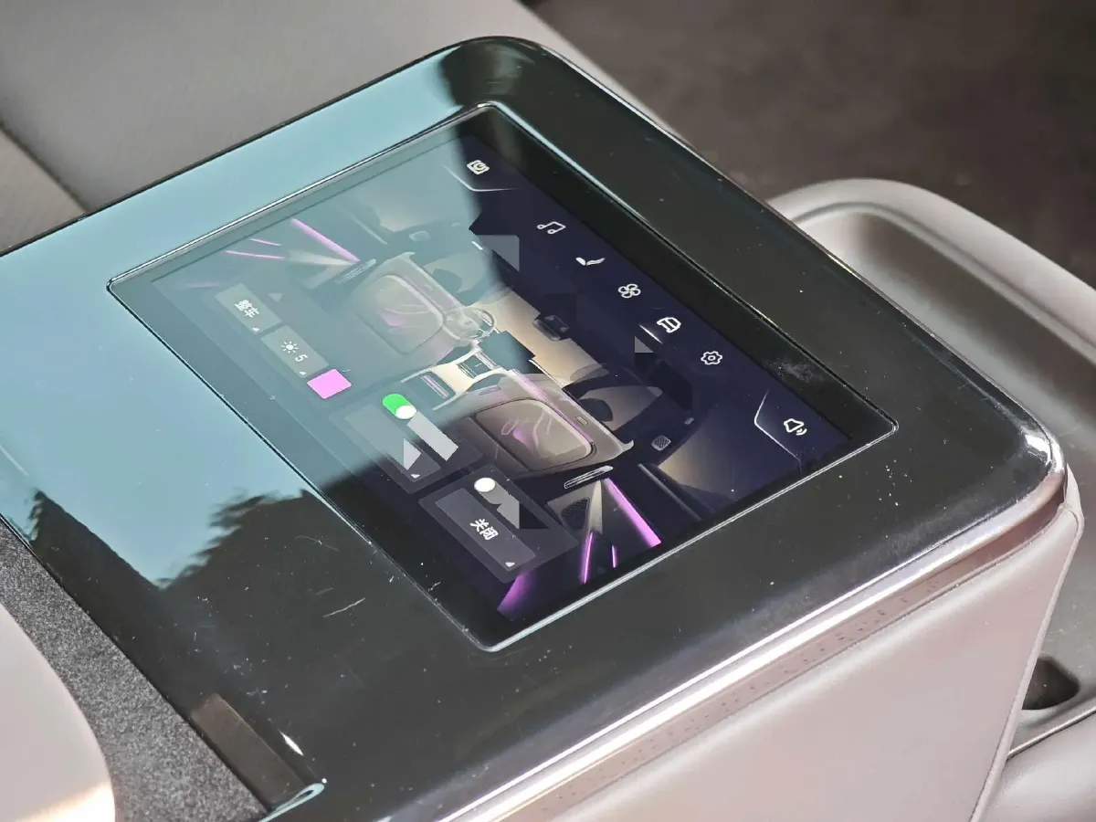 2024 Denza DenzaZ9 2.0T 207HP L4 E-CVT PHEV 38.5KWH,autocango,china used car exporter,china ev exporter,chinese used car exporter,chinese used ev exporter