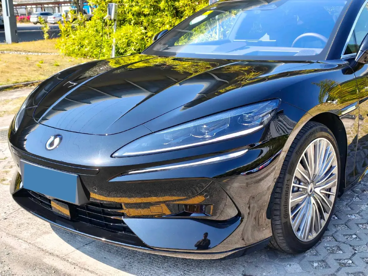 2024 Denza DenzaZ9 2.0T 207HP L4 E-CVT PHEV 38.5KWH,autocango,china used car exporter,china ev exporter,chinese used car exporter,chinese used ev exporter