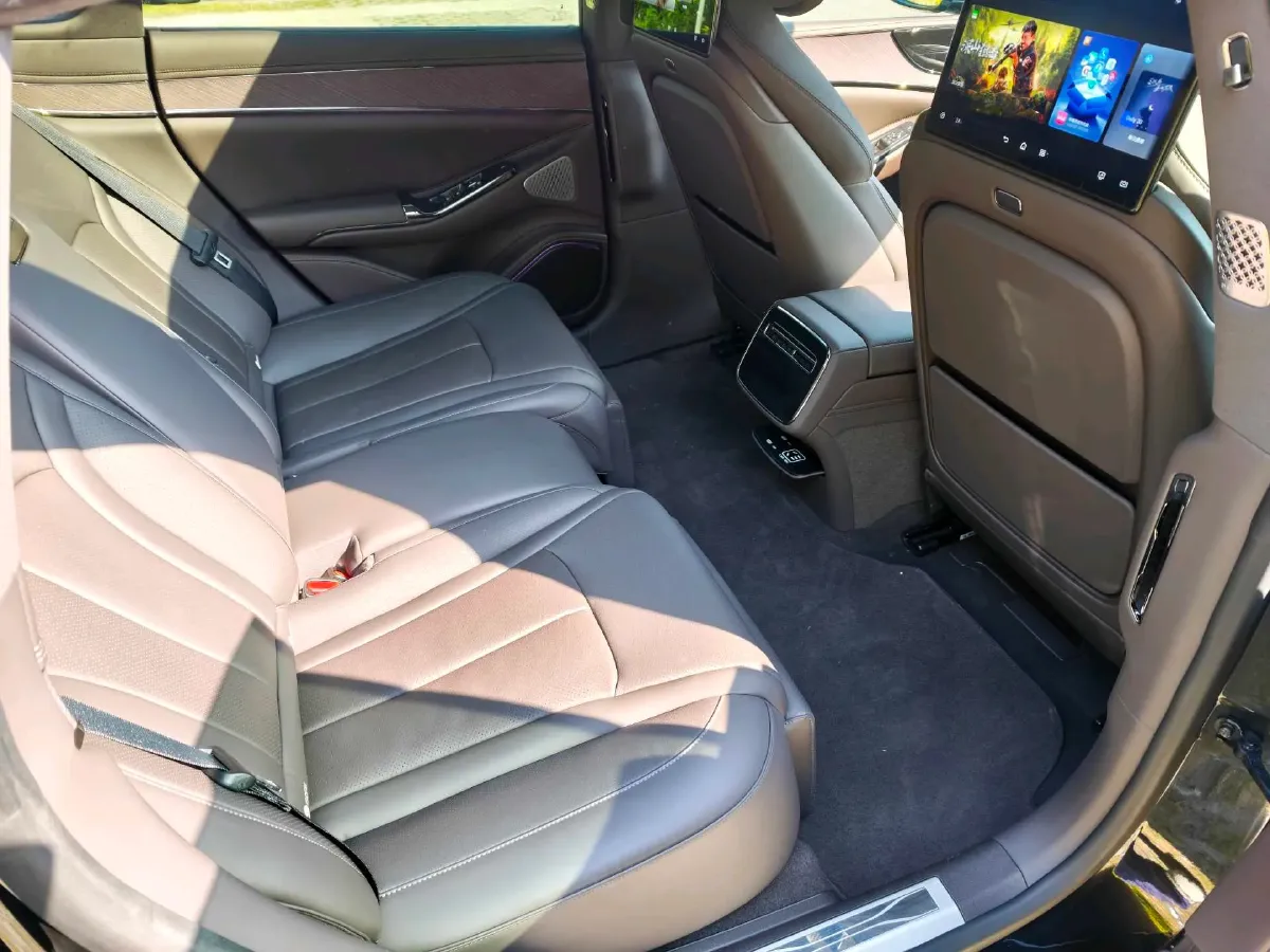 2024 Denza DenzaZ9 2.0T 207HP L4 E-CVT PHEV 38.5KWH,autocango,china used car exporter,china ev exporter,chinese used car exporter,chinese used ev exporter