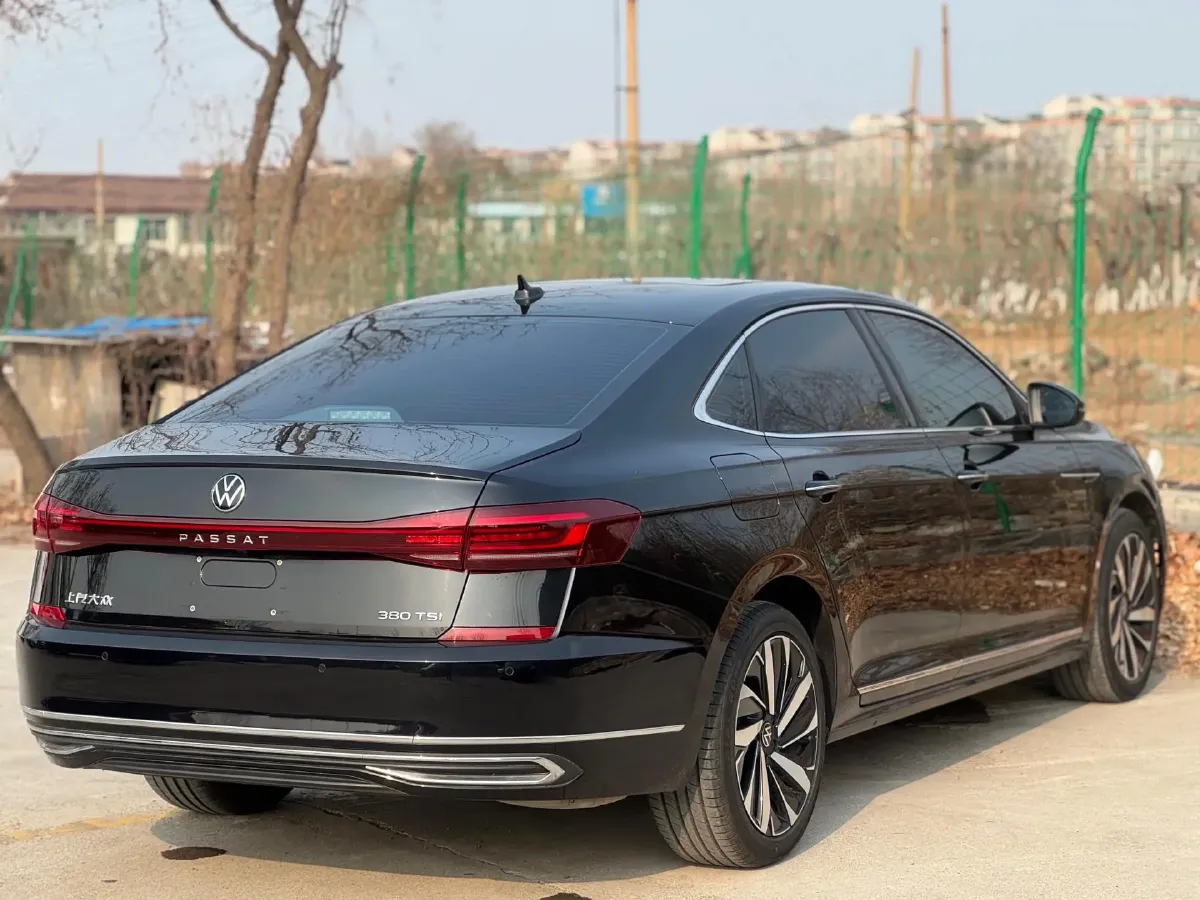 2025 Volkswagen Passat 2.0T 220HP L4 7DCT,autocango,china used car exporter,china ev exporter,chinese used car exporter,chinese used ev exporter