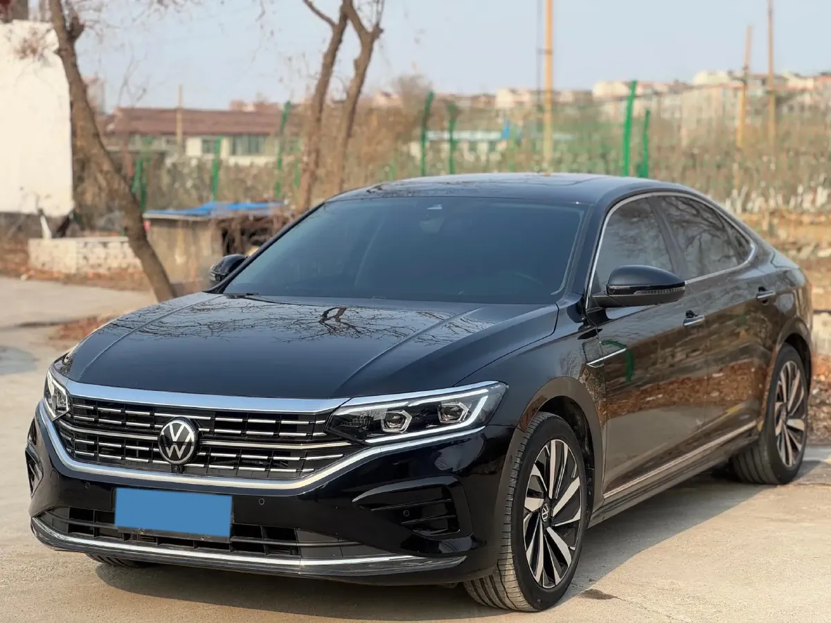 2025 Volkswagen Passat 2.0T 220HP L4 7DCT,autocango,china used car exporter,china ev exporter,chinese used car exporter,chinese used ev exporter
