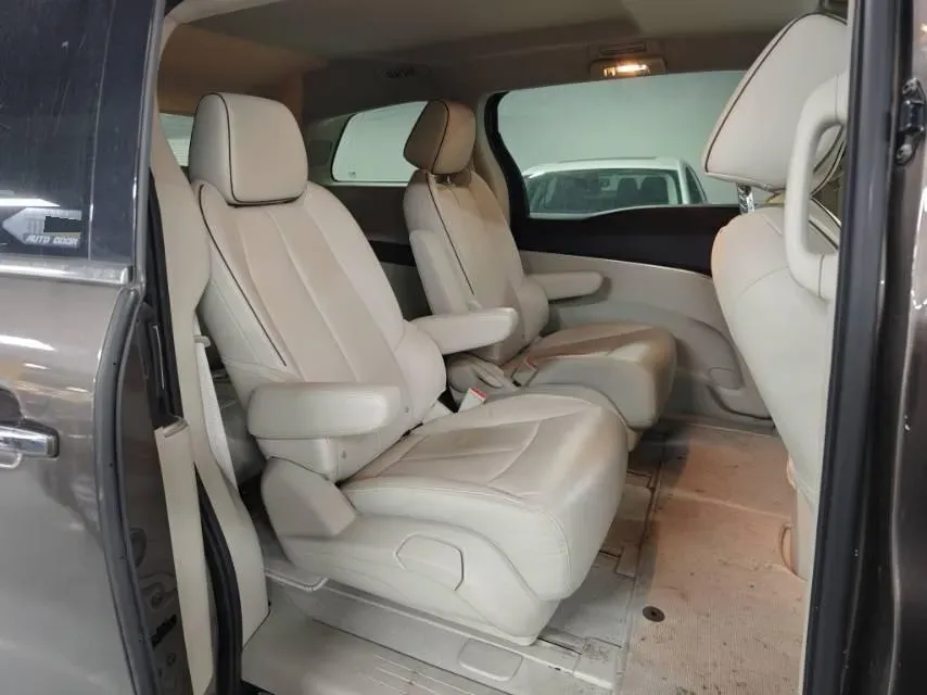 2021 Buick GL8 2.0T 237HP L4 9AT,autocango,china used car exporter,china ev exporter,chinese used car exporter,chinese used ev exporter