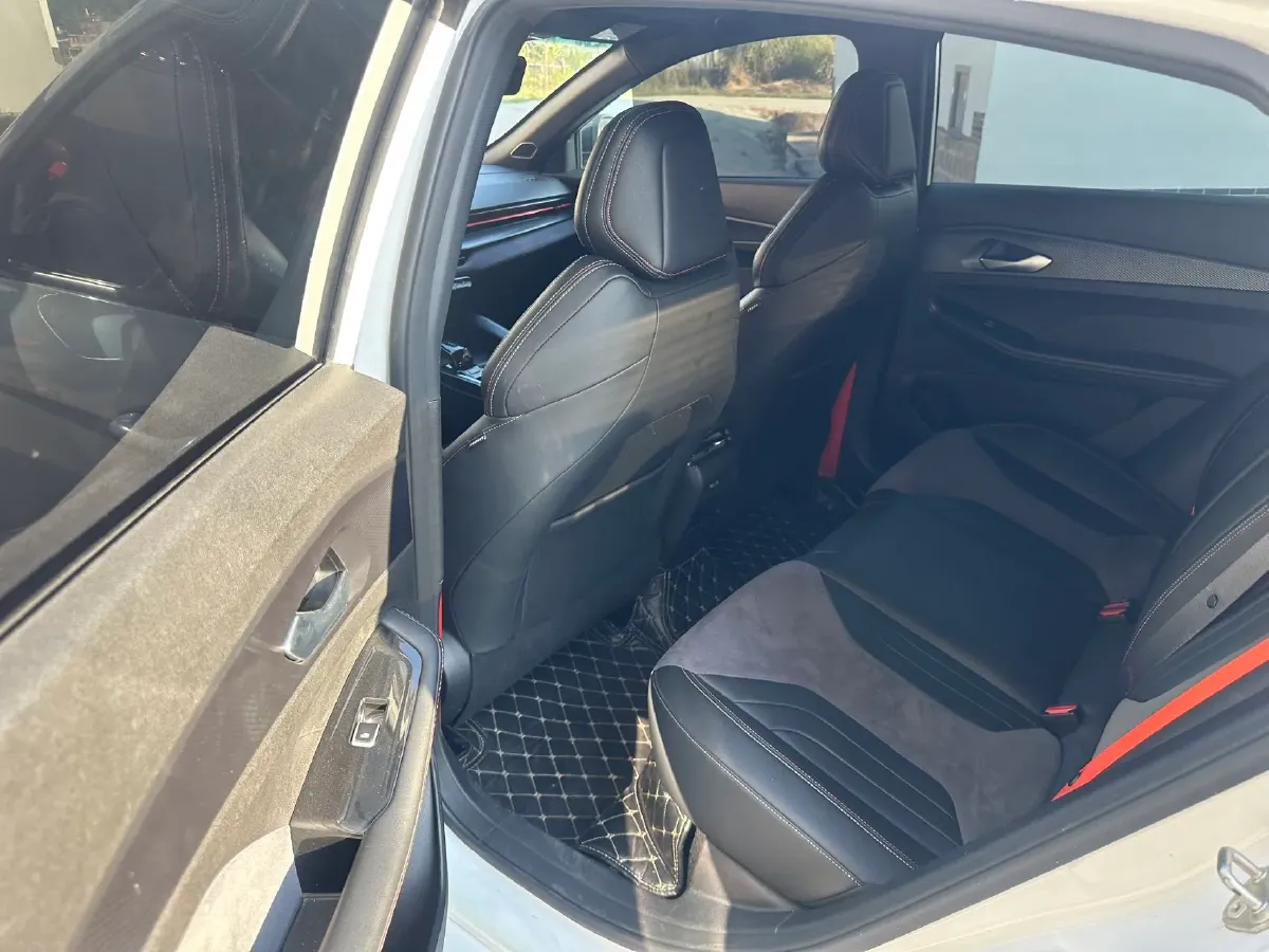 2022 Geely Binray 1.5T 181HP L4 7DCT,autocango,china used car exporter,china ev exporter,chinese used car exporter,chinese used ev exporter