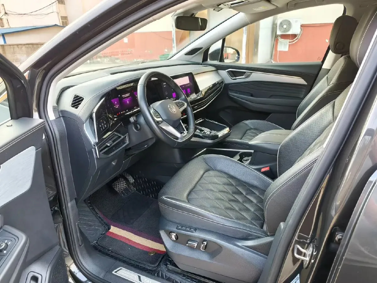 2023 Volkswagen Talagon 2.5T 299HP V6 7DCT,autocango,china used car exporter,china ev exporter,chinese used car exporter,chinese used ev exporter