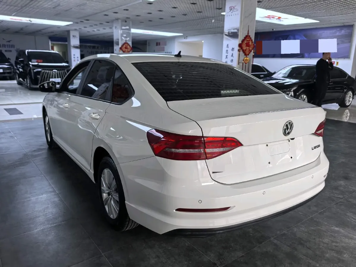 2018 Landwind XiaoYao 1.5T 163HP L4 CVT,autocango,china used car exporter,china ev exporter,chinese used car exporter,chinese used ev exporter